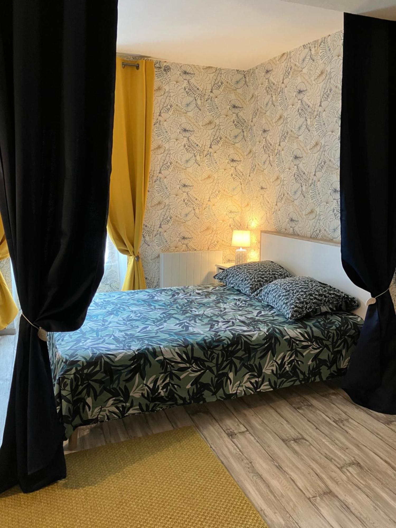Charmante Maison En Pierres Precy-le-Sec エクステリア 写真