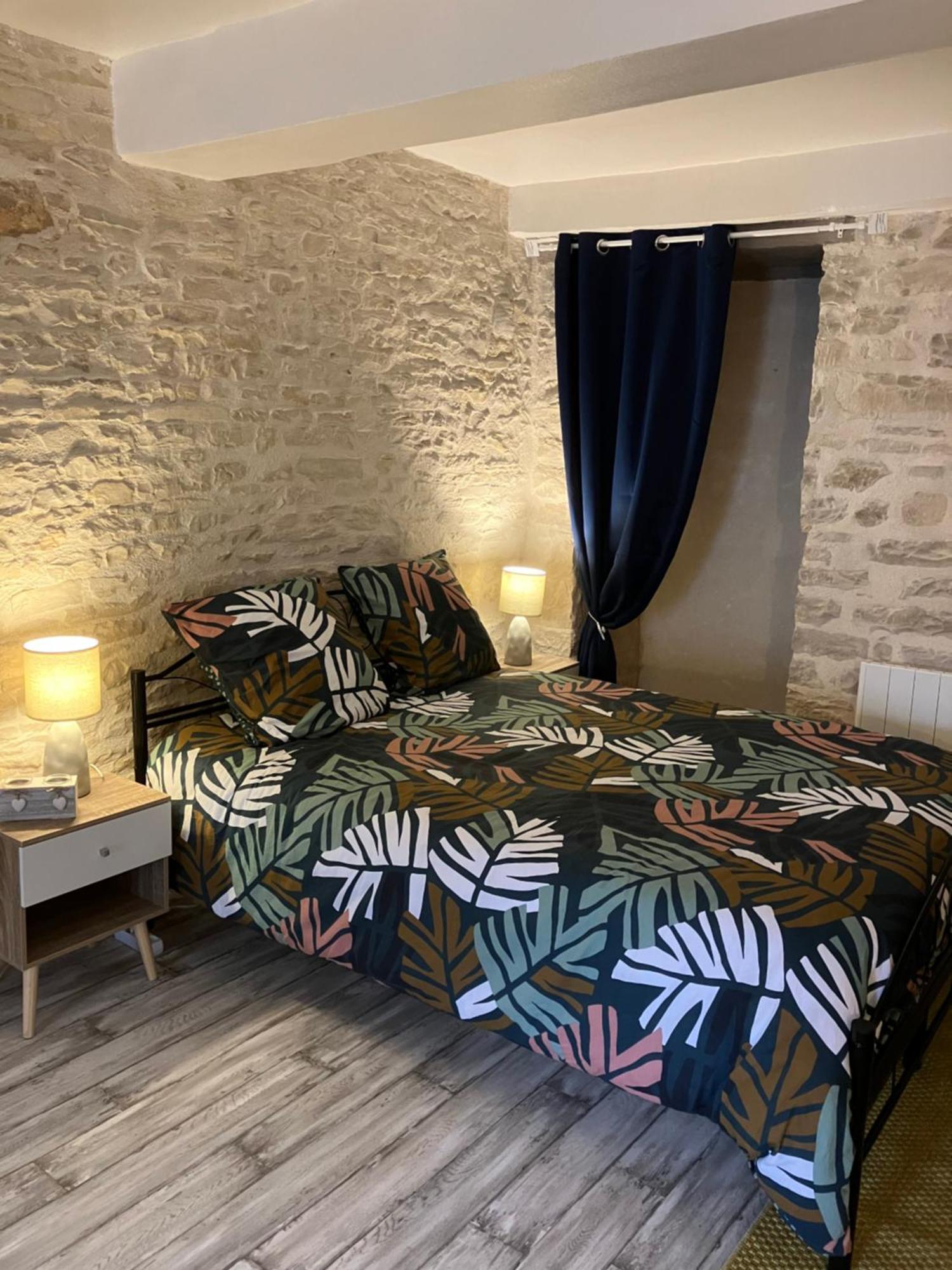 Charmante Maison En Pierres Precy-le-Sec エクステリア 写真